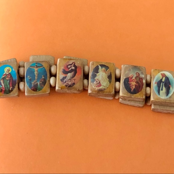 Christian wood, bead, stretch bracelet. Catholic - Picture 2 of 3